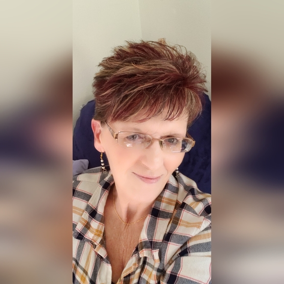 Meet your Posher, Amee - Picture 1 of 1